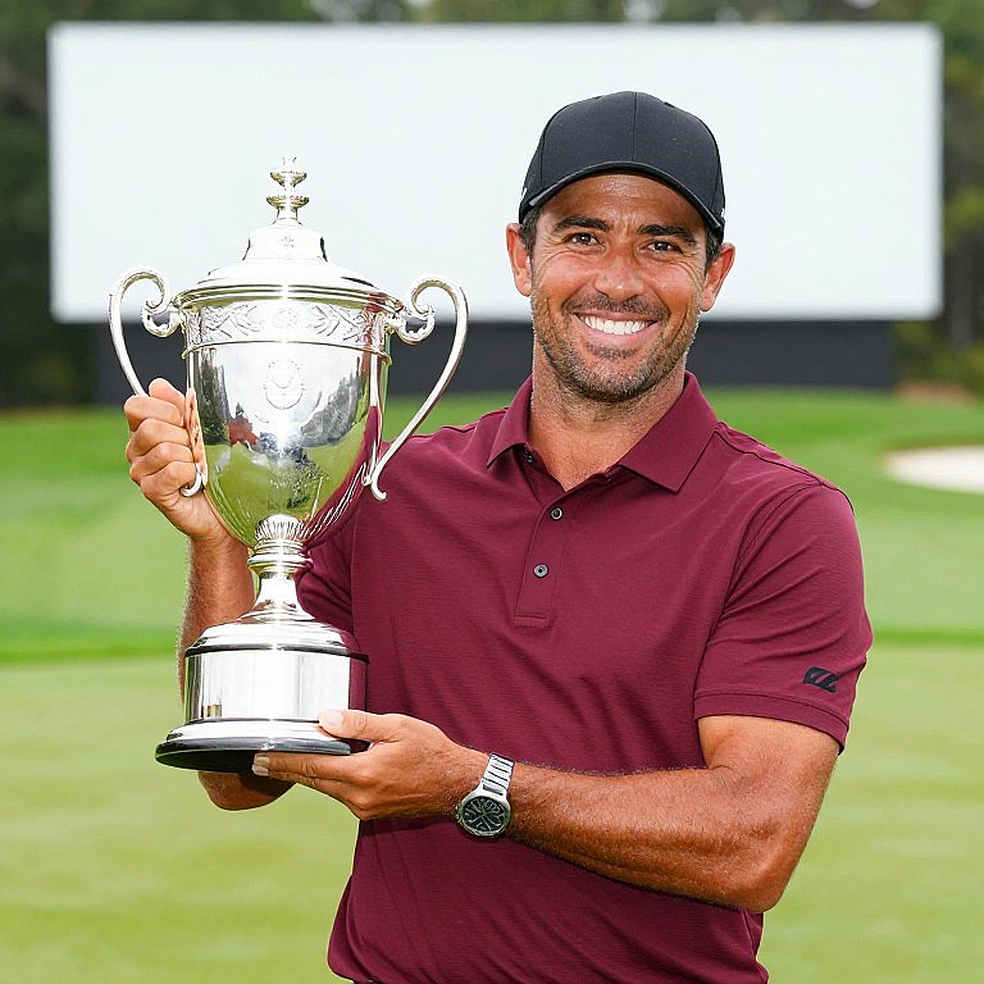 Empty Record, Full Notebook: When the Golf Feed Says Nothing, the Caddie Yard Testifies